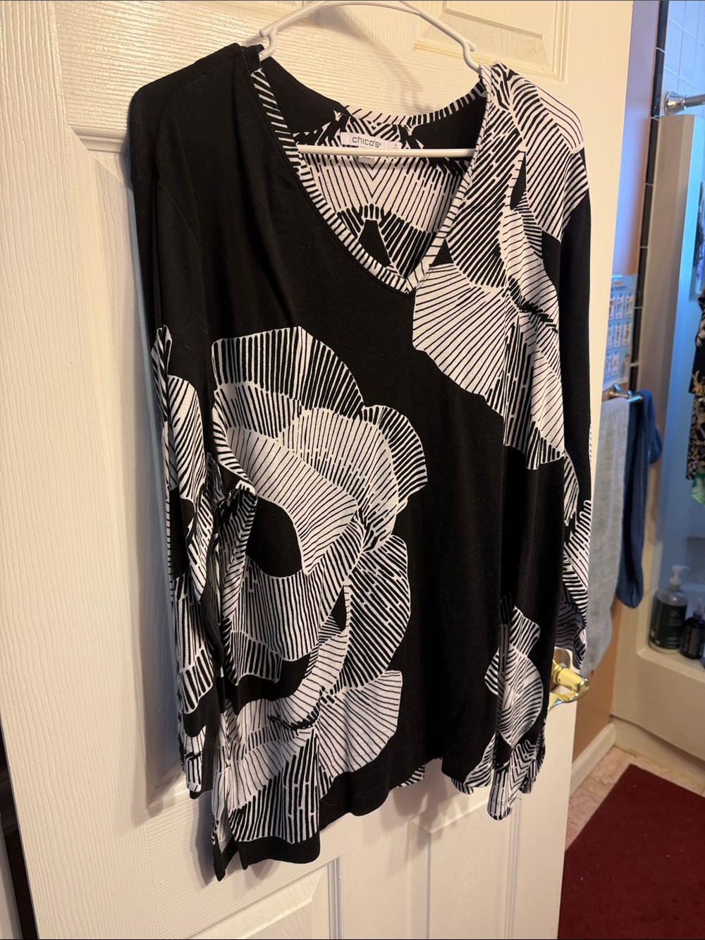 Chico's Black & White V-Neck Floral Stripe Long Sleeve Top - Bold Graphic Print